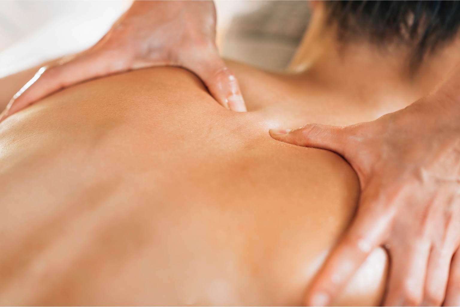 Rücken-Tiefenmassage mit Gua Sha